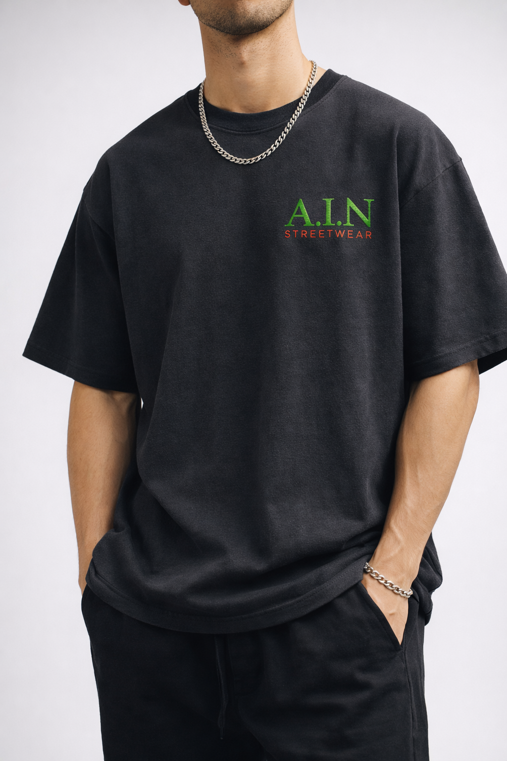 تيشيرت A.I.N الفضفاض الفاخر